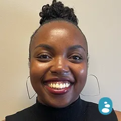 Valencia, Cosmetologist at OYESPA